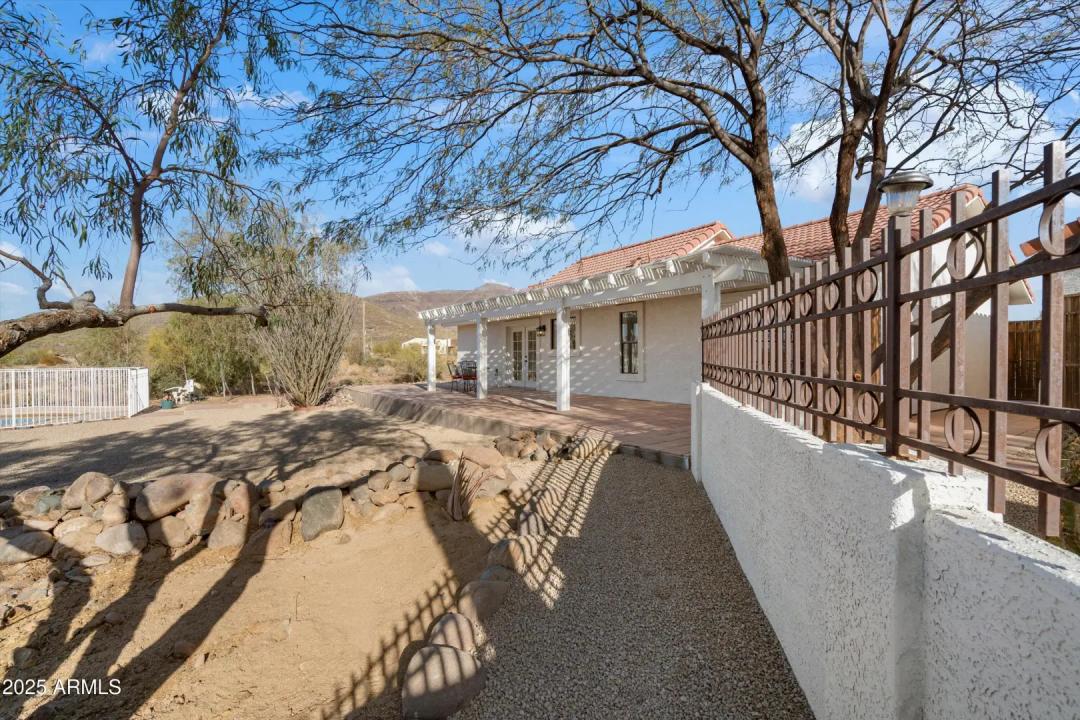 Real Estate Picture 11