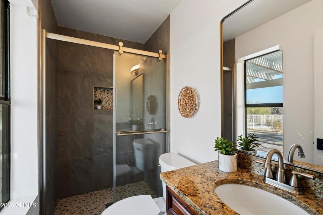 Real Estate Picture 14