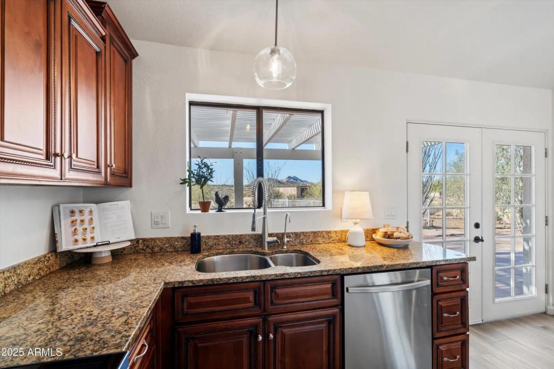 Real Estate Picture 19