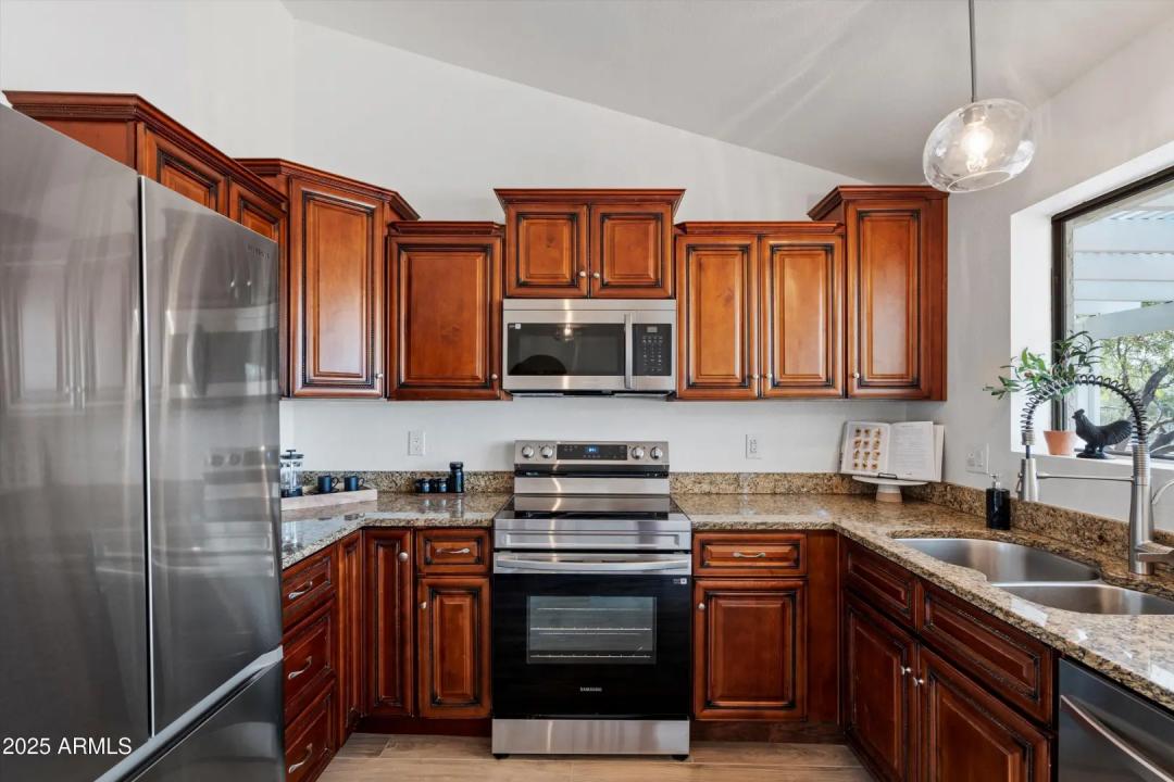 Real Estate Picture 20