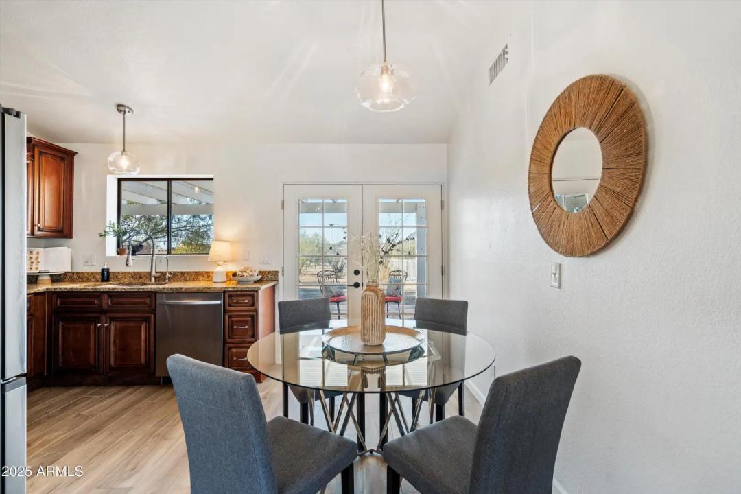 Real Estate Picture 22