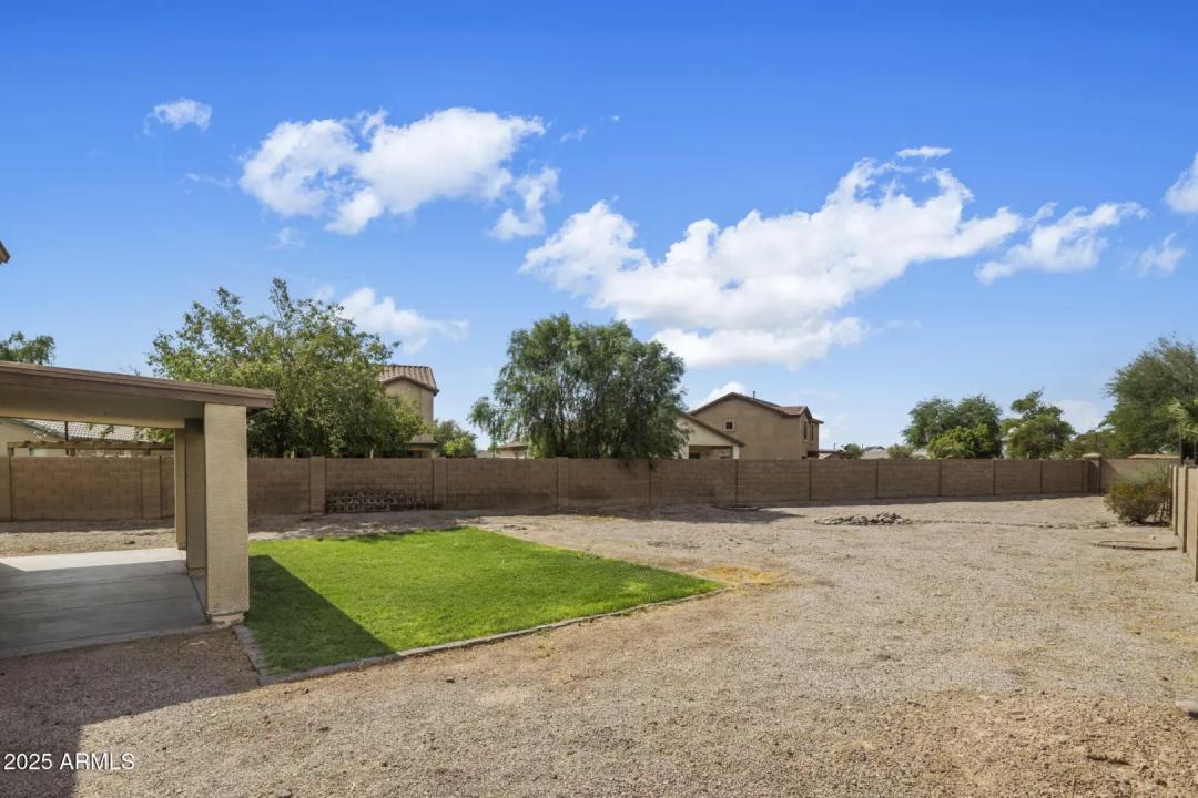 Real Estate Picture 18