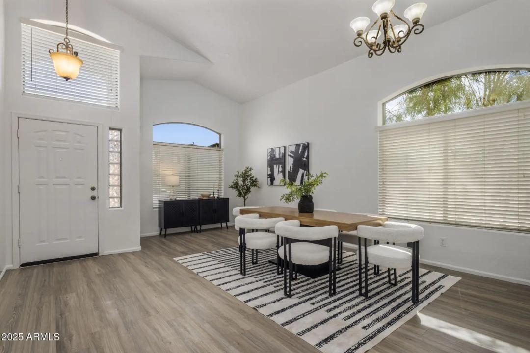 Real Estate Picture 4