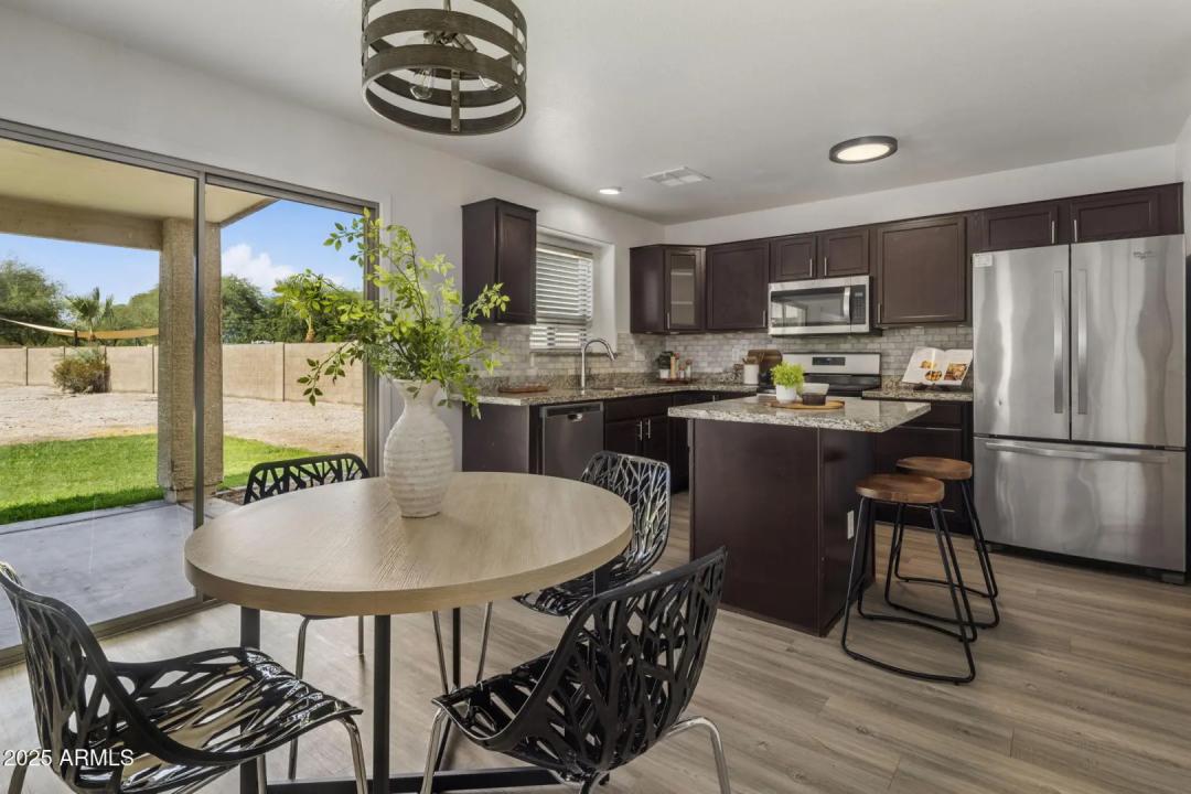 Real Estate Picture 10