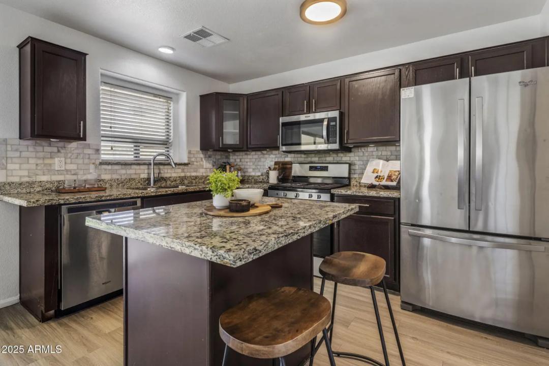 Real Estate Picture 15