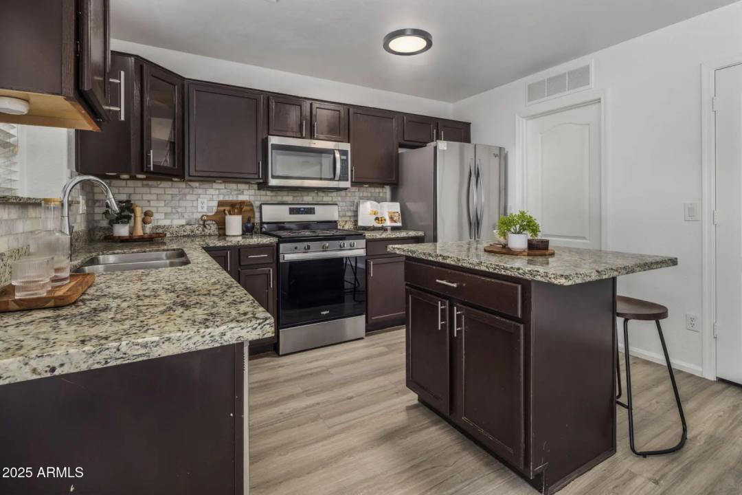 Real Estate Picture 13