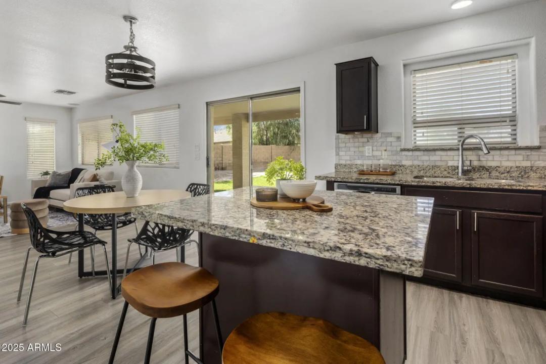 Real Estate Picture 12