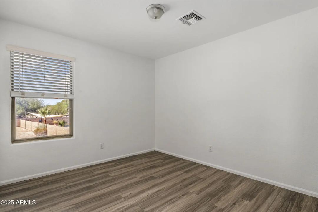 Real Estate Picture 27