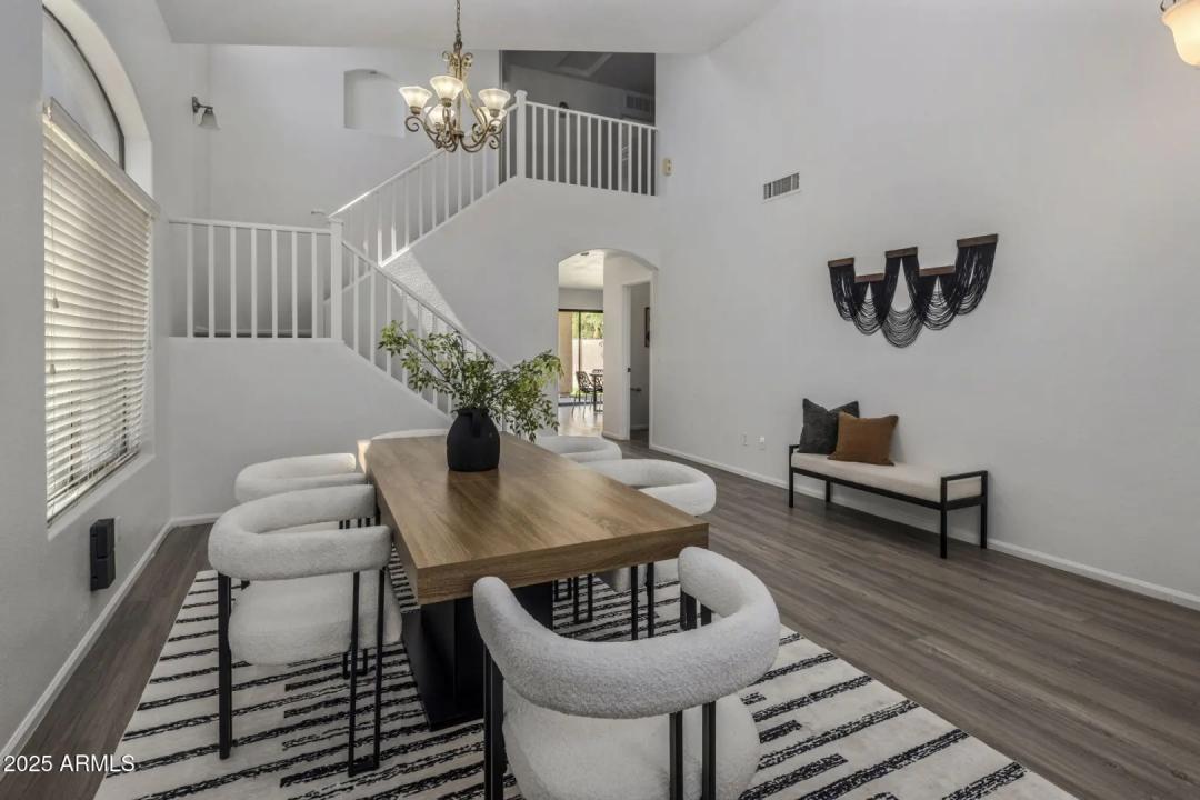 Real Estate Picture 5