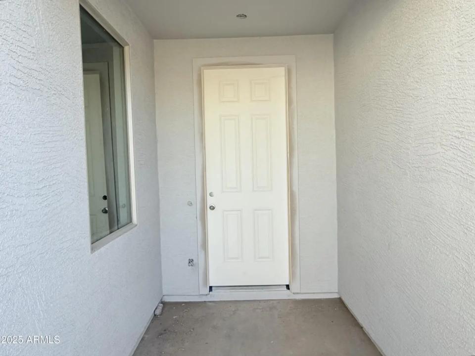 Real Estate Picture 3