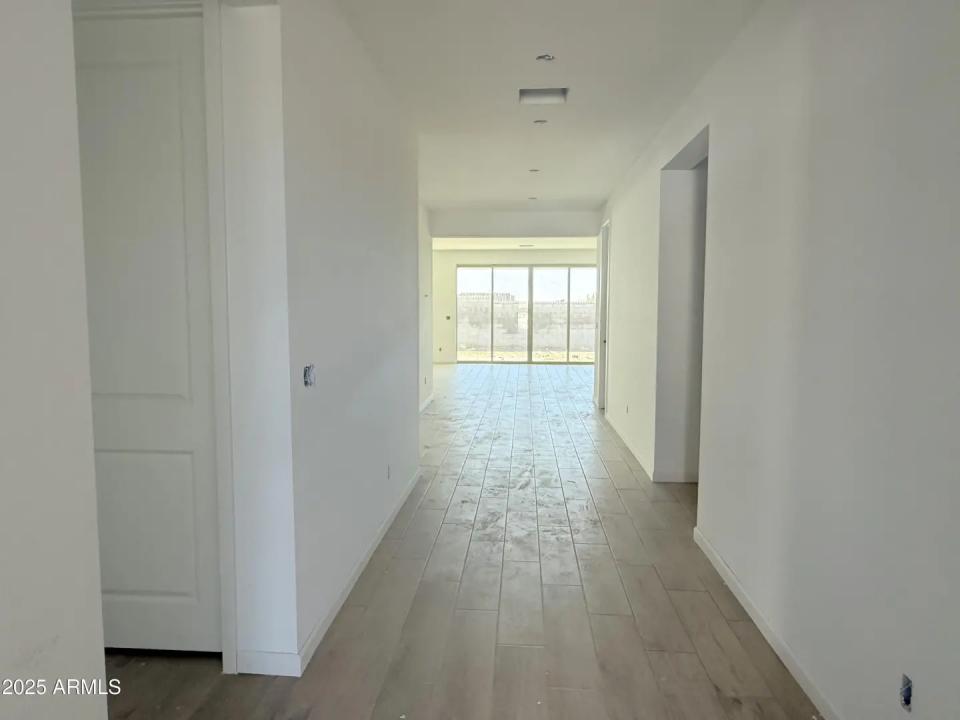 Real Estate Picture 4