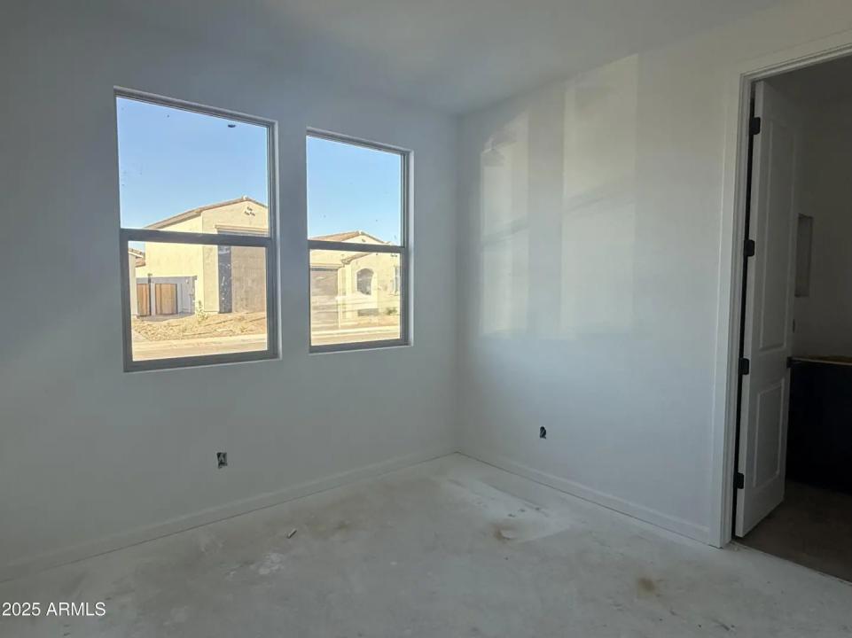 Real Estate Picture 10