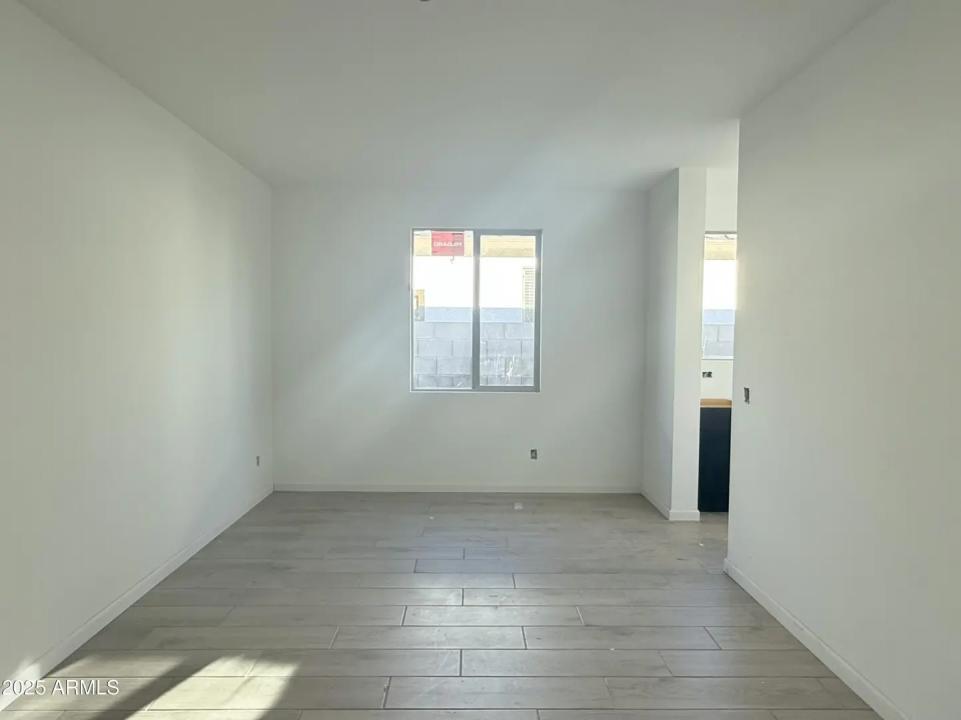 Real Estate Picture 12