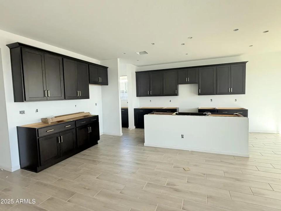 Real Estate Picture 15