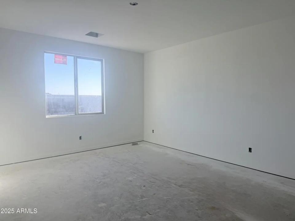 Real Estate Picture 21
