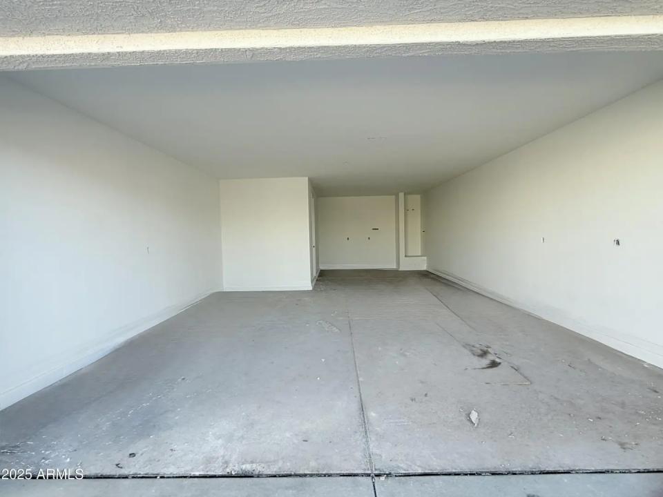Real Estate Picture 30
