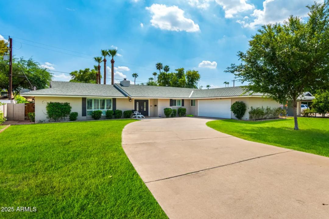 Real Estate Picture 3