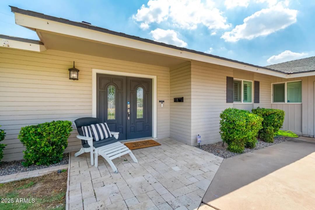 Real Estate Picture 4