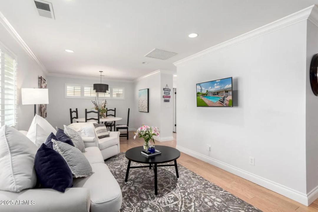 Real Estate Picture 6