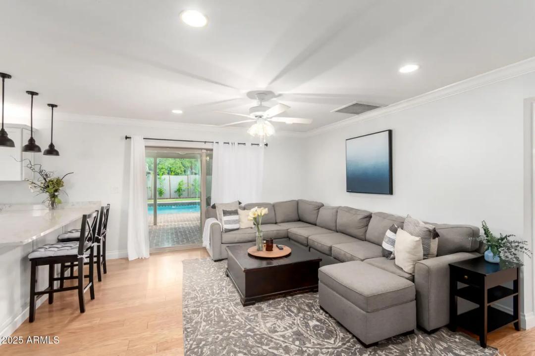 Real Estate Picture 8
