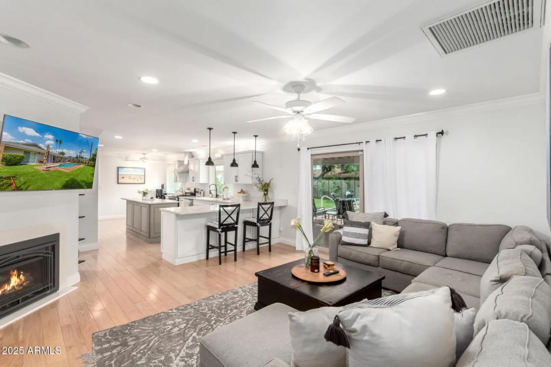Real Estate Picture 9