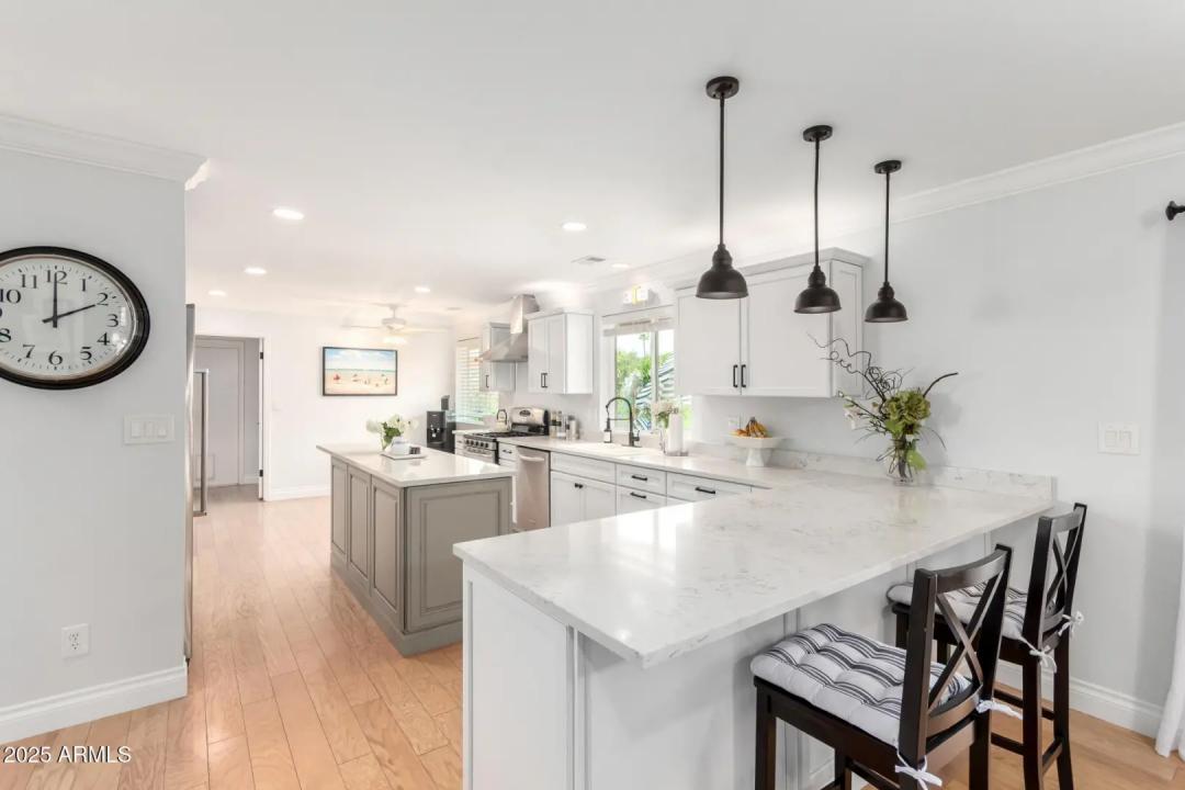 Real Estate Picture 11