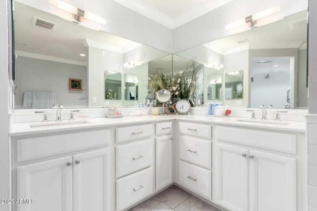 Real Estate Picture 19