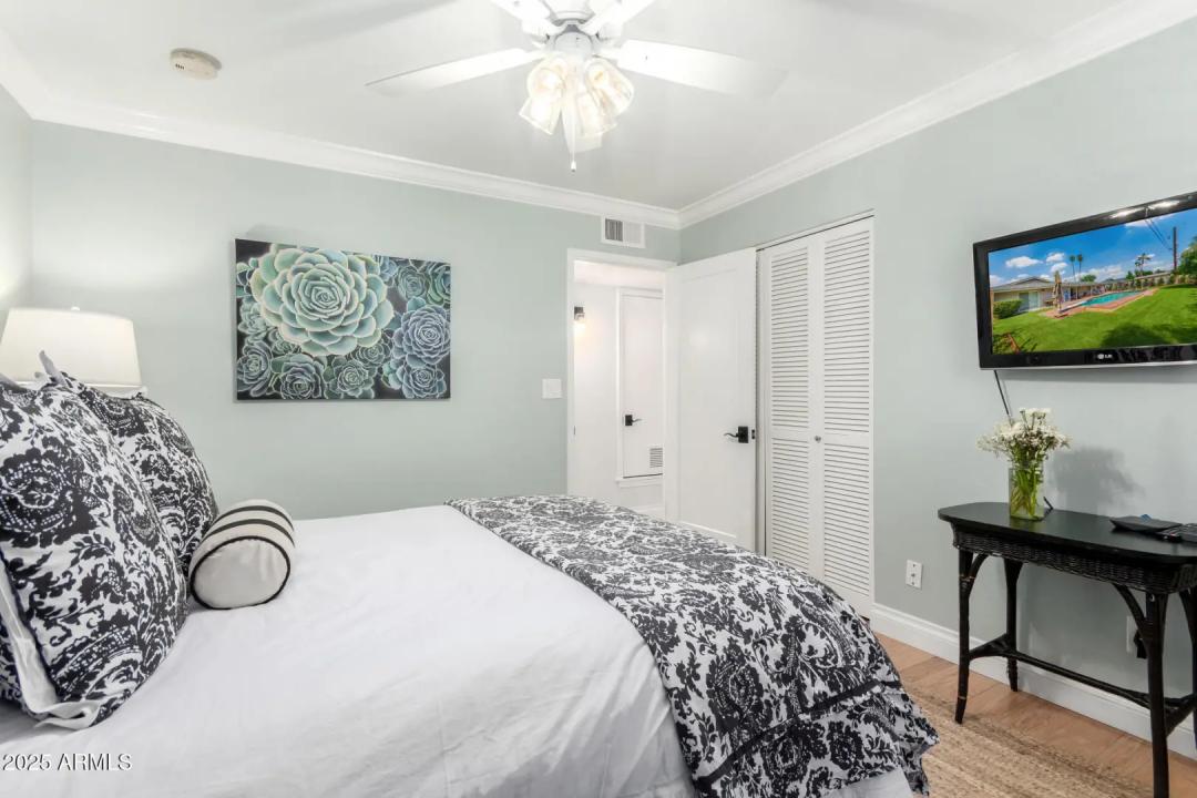 Real Estate Picture 24