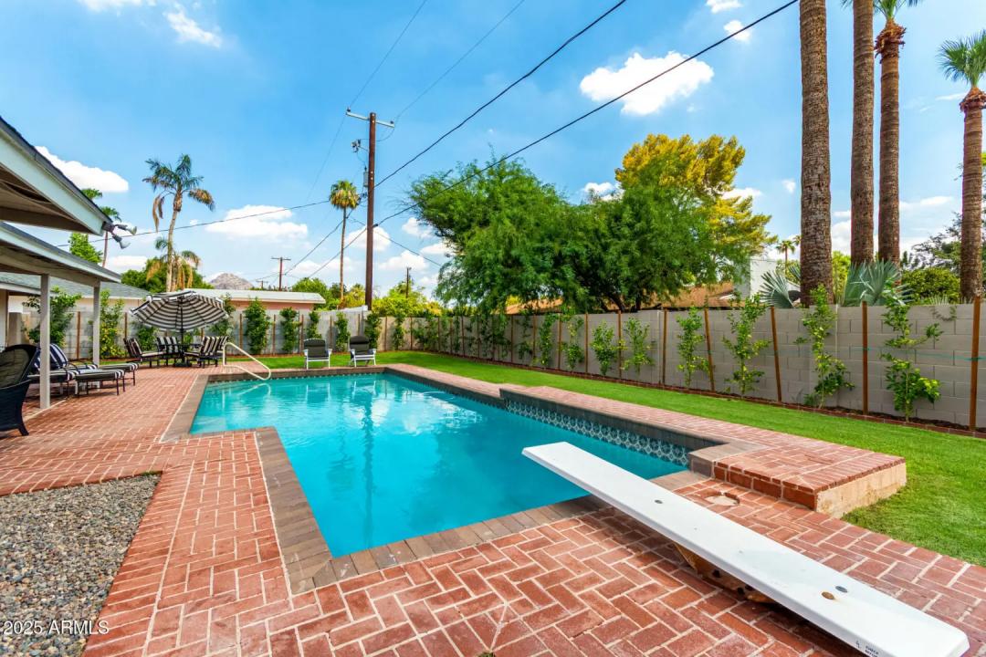 Real Estate Picture 42