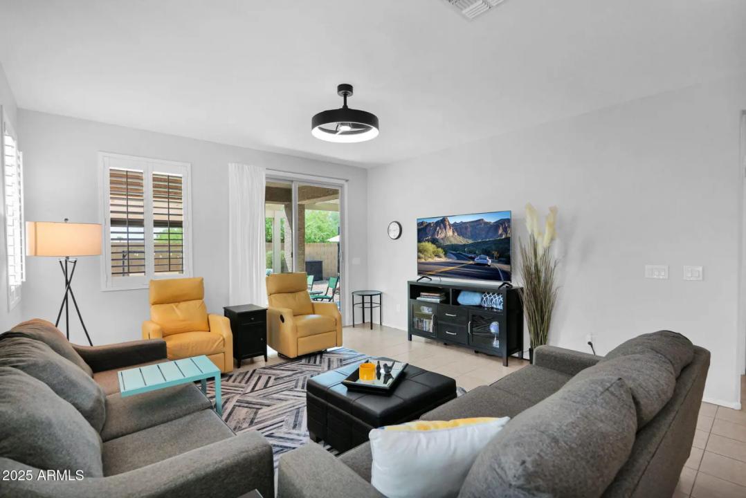 Real Estate Picture 3