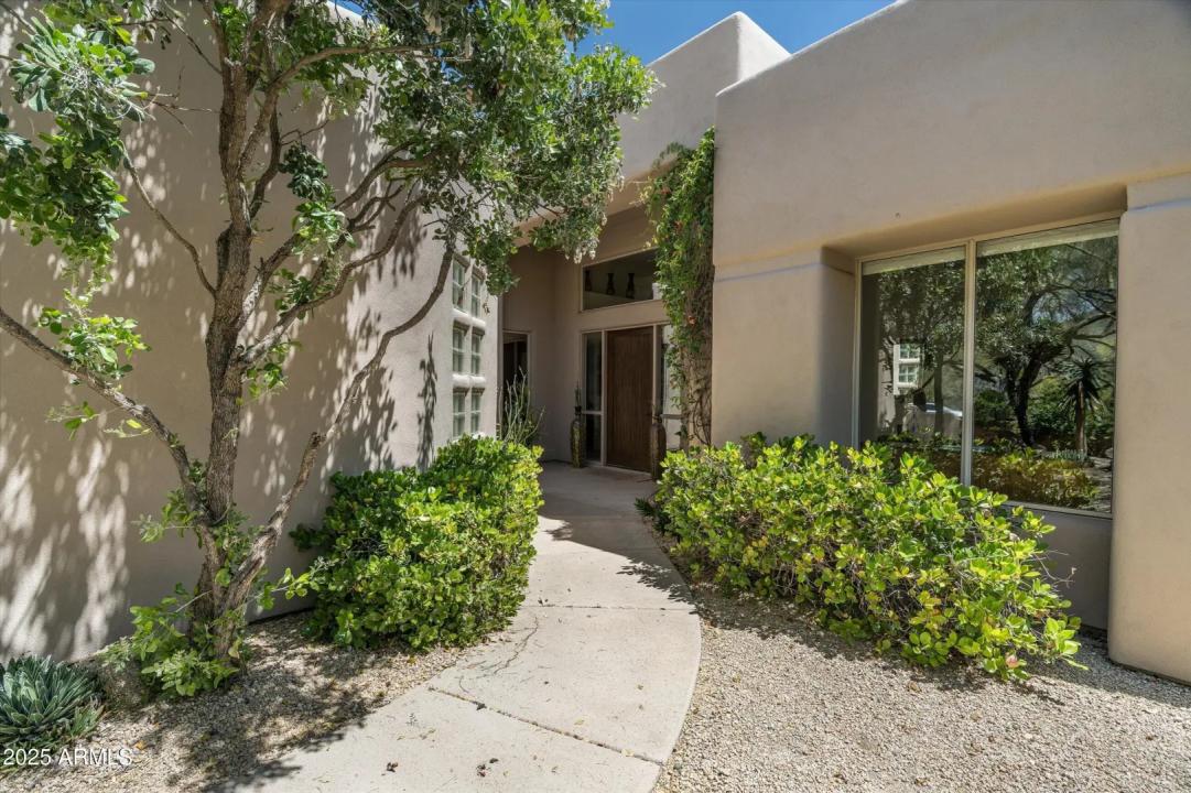Real Estate Picture 4