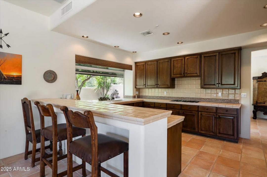 Real Estate Picture 9