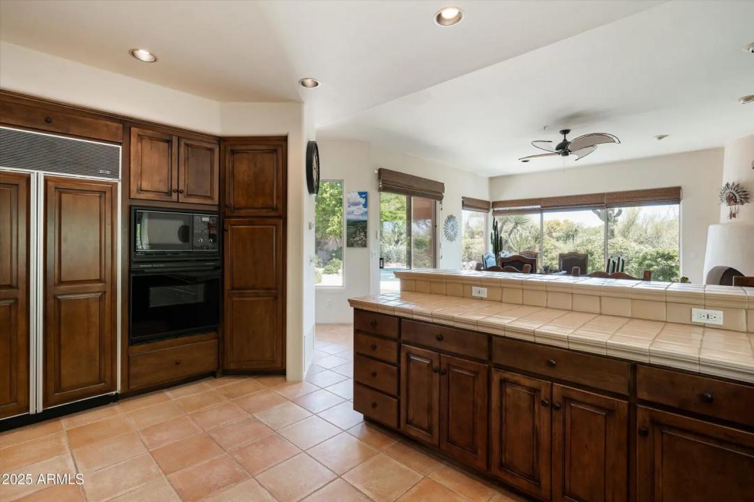 Real Estate Picture 11