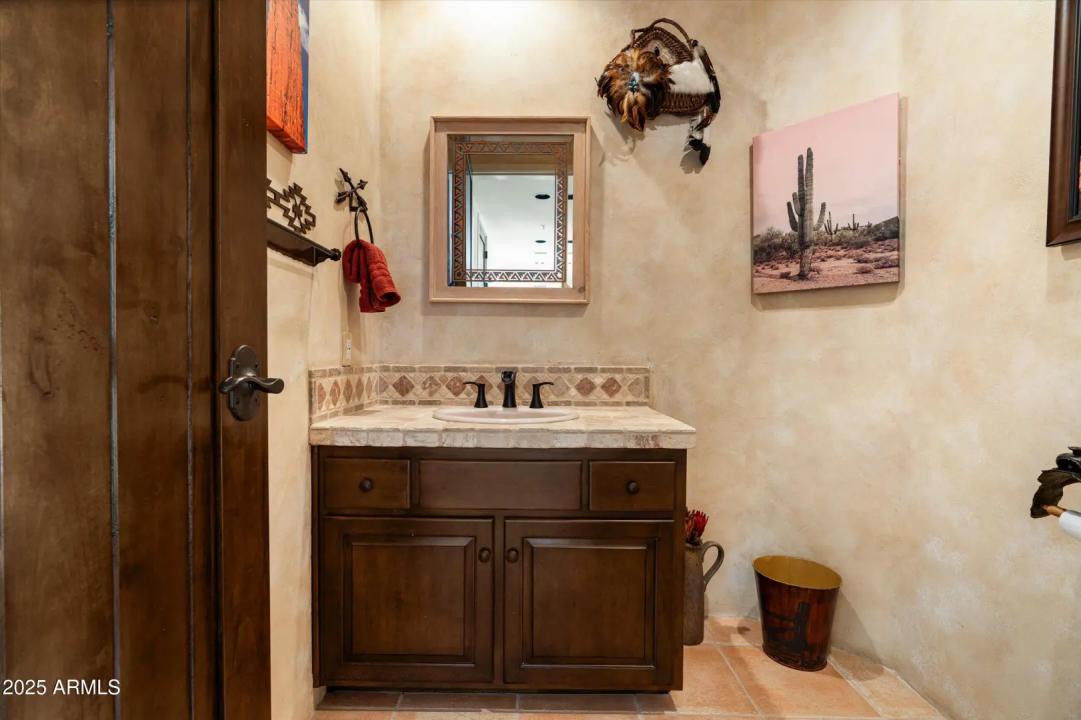 Real Estate Picture 14