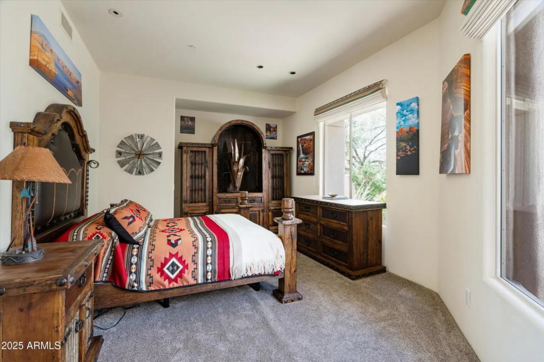 Real Estate Picture 22