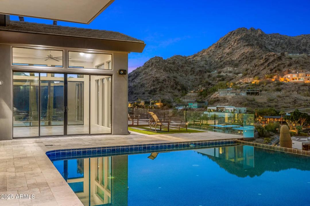 Real Estate Picture 3