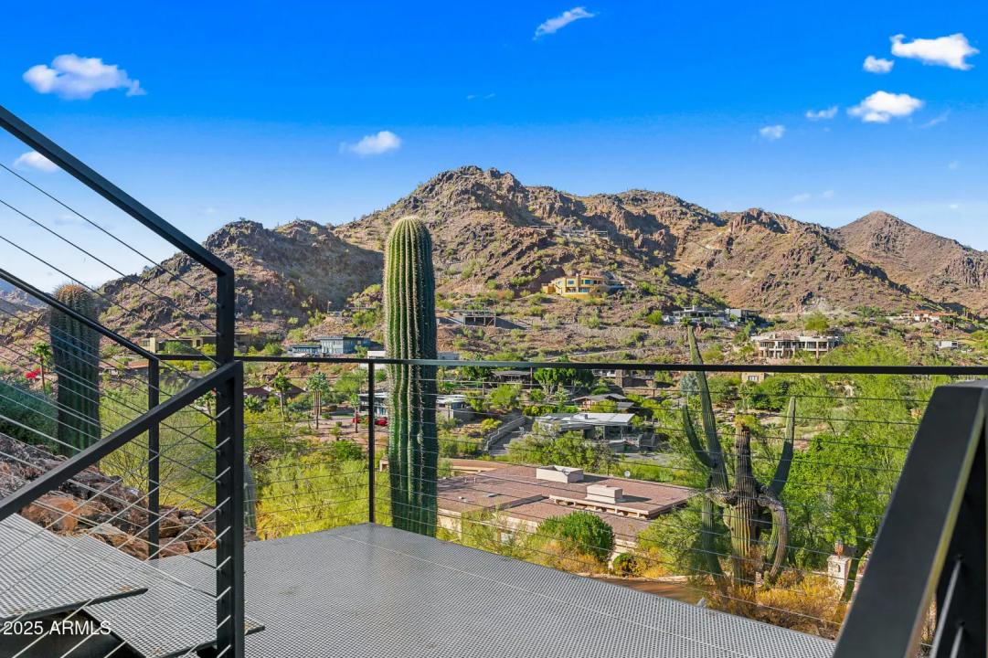 Real Estate Picture 9