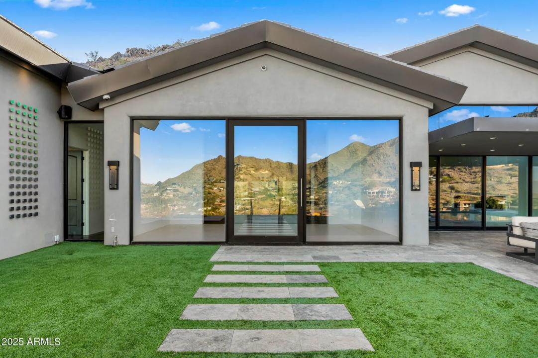 Real Estate Picture 10