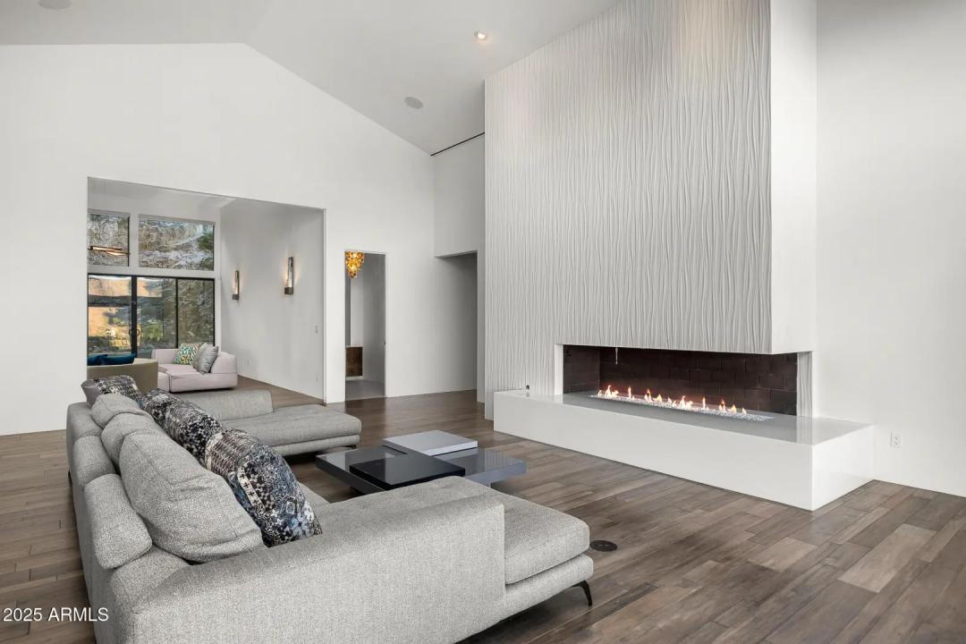 Real Estate Picture 25