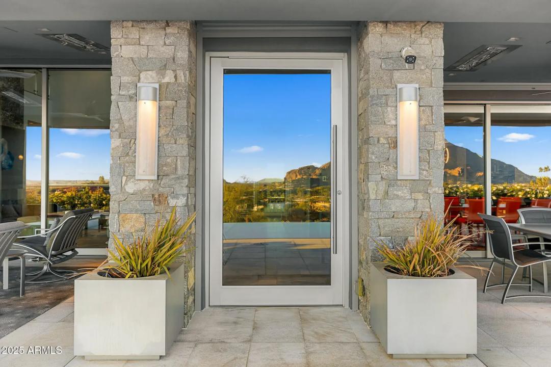 Real Estate Picture 7