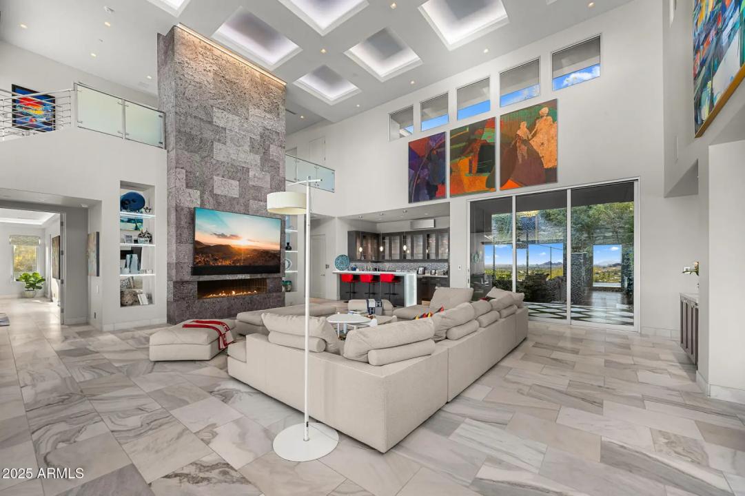 Real Estate Picture 9