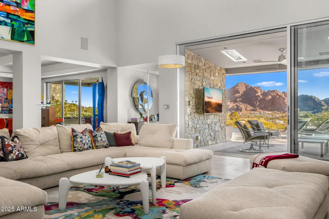 Real Estate Picture 11