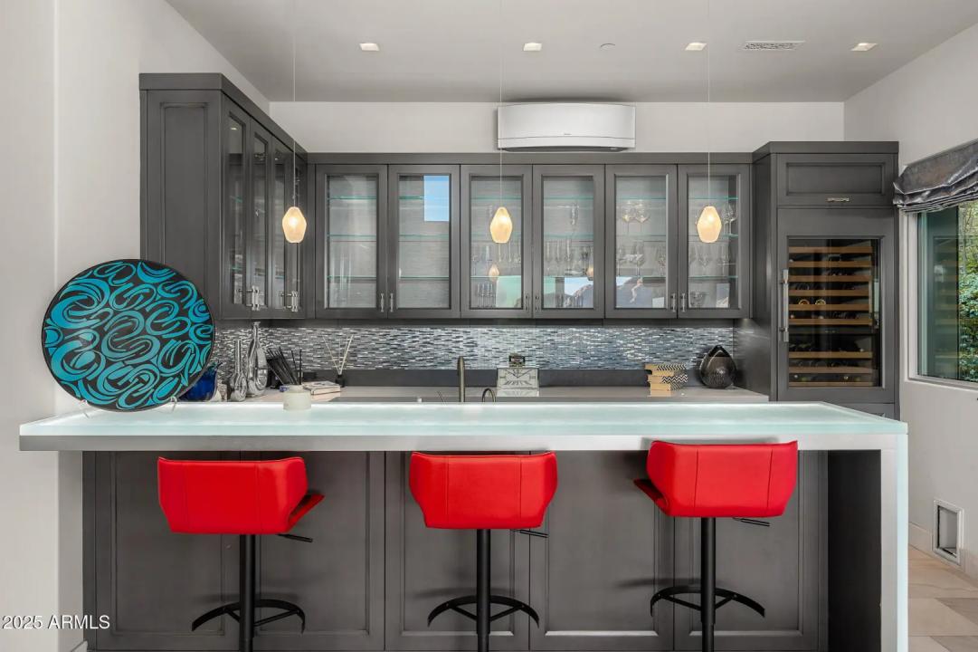 Real Estate Picture 12