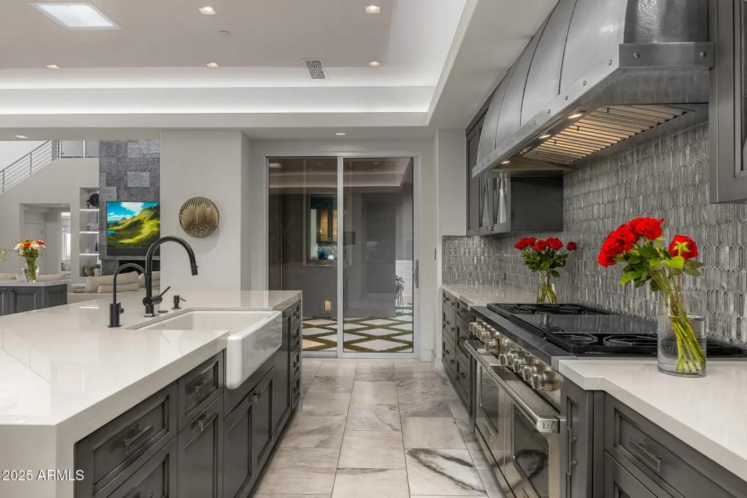 Real Estate Picture 16