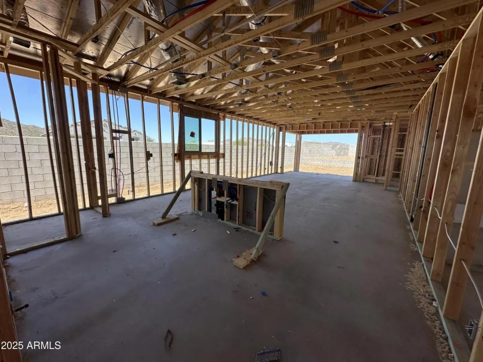 Real Estate Picture 4