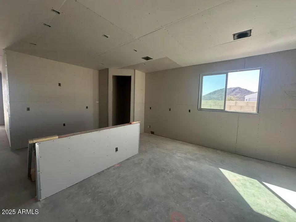 Real Estate Picture 6