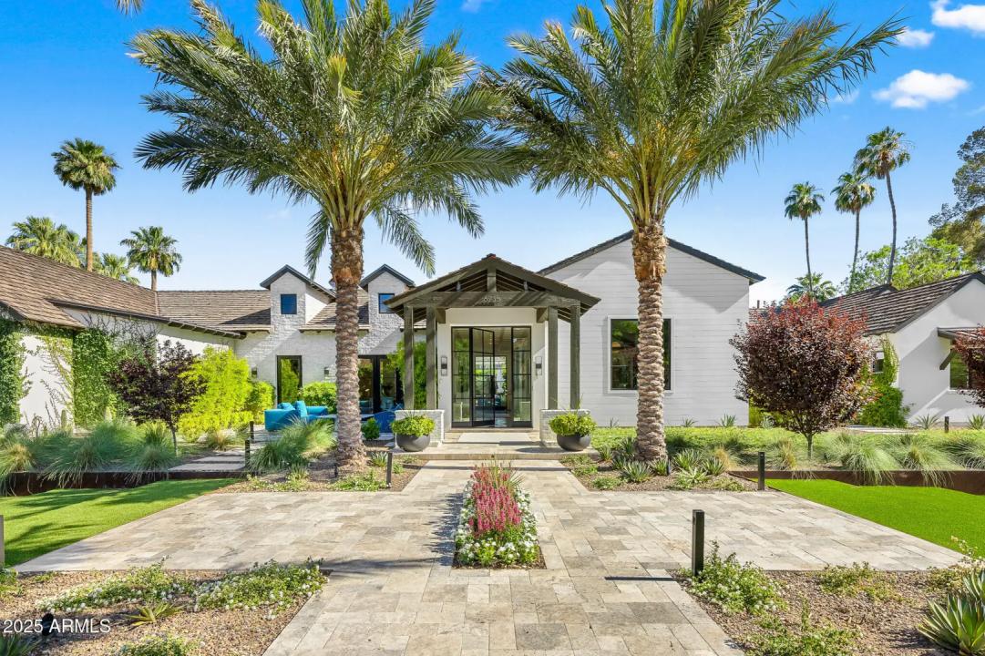 Real Estate Picture 3