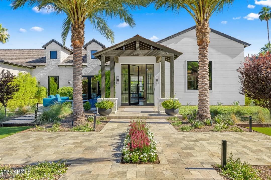 Real Estate Picture 4