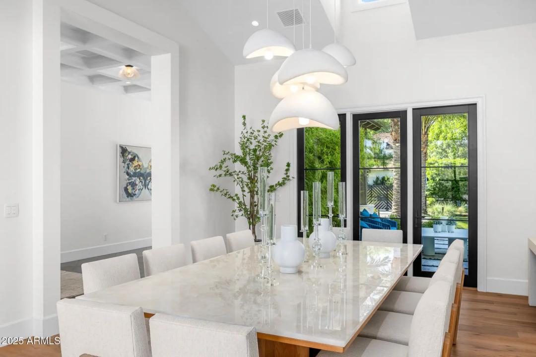 Real Estate Picture 14