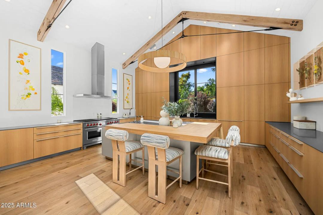Real Estate Picture 22